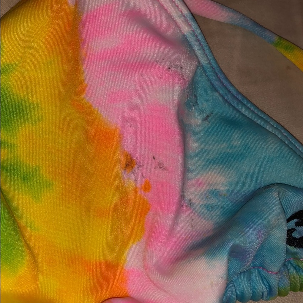 Bikini - Picture 2 of 2